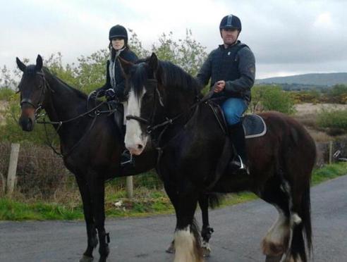 Oliver out hacking on 'Arthur' with Veronica